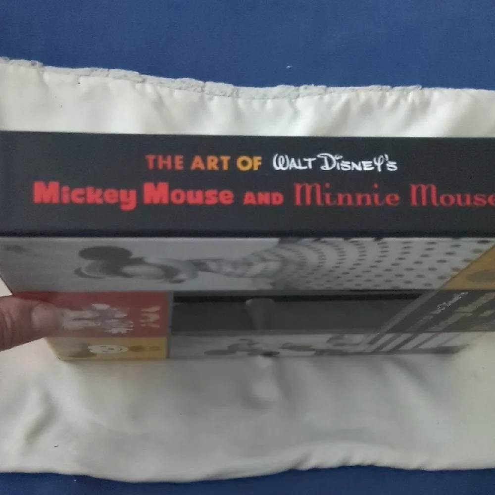 The Art of Mickey Mouse and Minnie Mouse Book - Picture 6 of 6